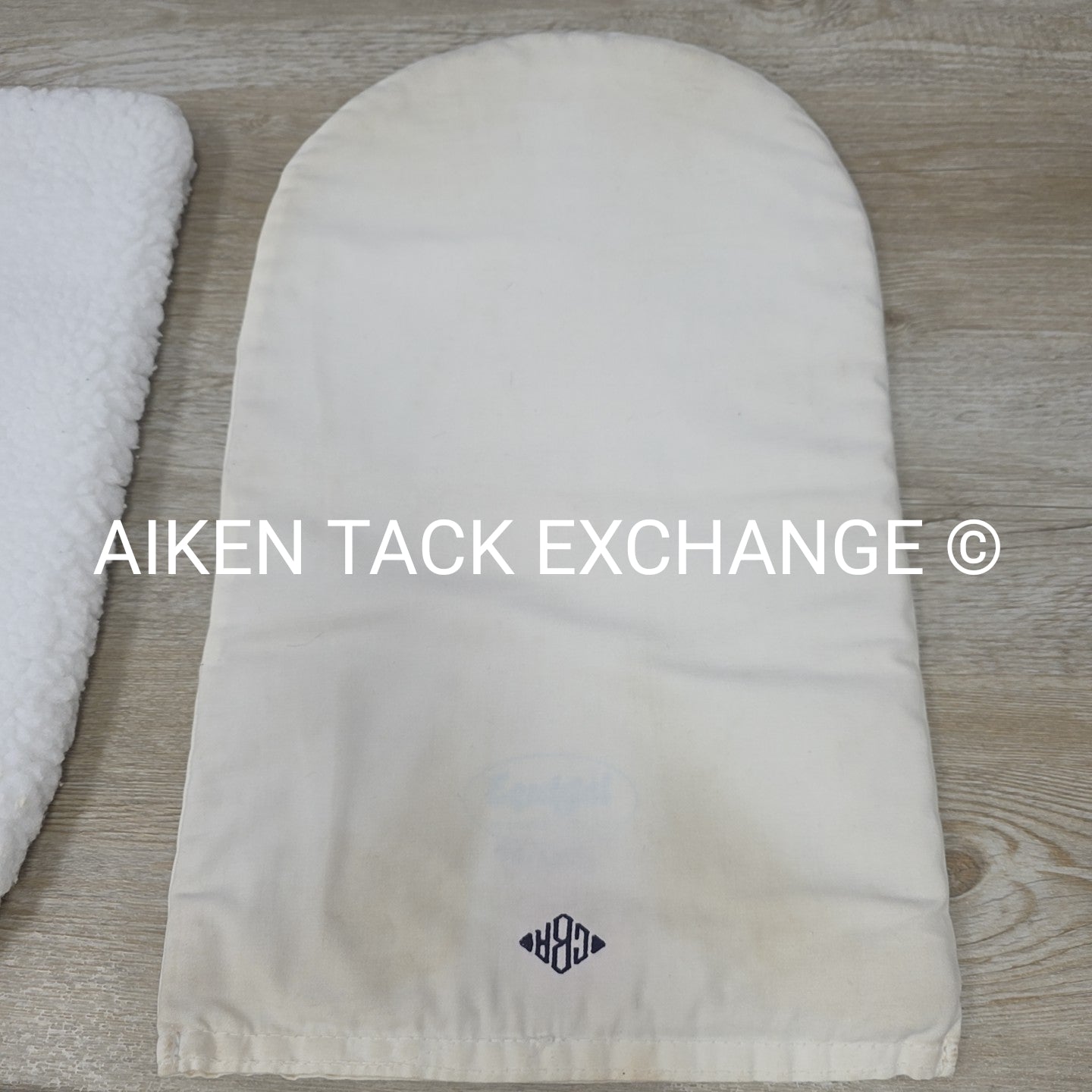 BARGAIN BUNDLE: EquiGel Half Pad with 6 Extra Covers & 1 Toklat Fleece Cover