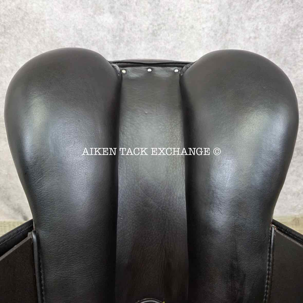 **SOLD** Royal Heritage Emile Close Contact Jump Saddle, 18.5"/19" Seat, Spectrum Adjustable Tree, Wool Flocked Panels