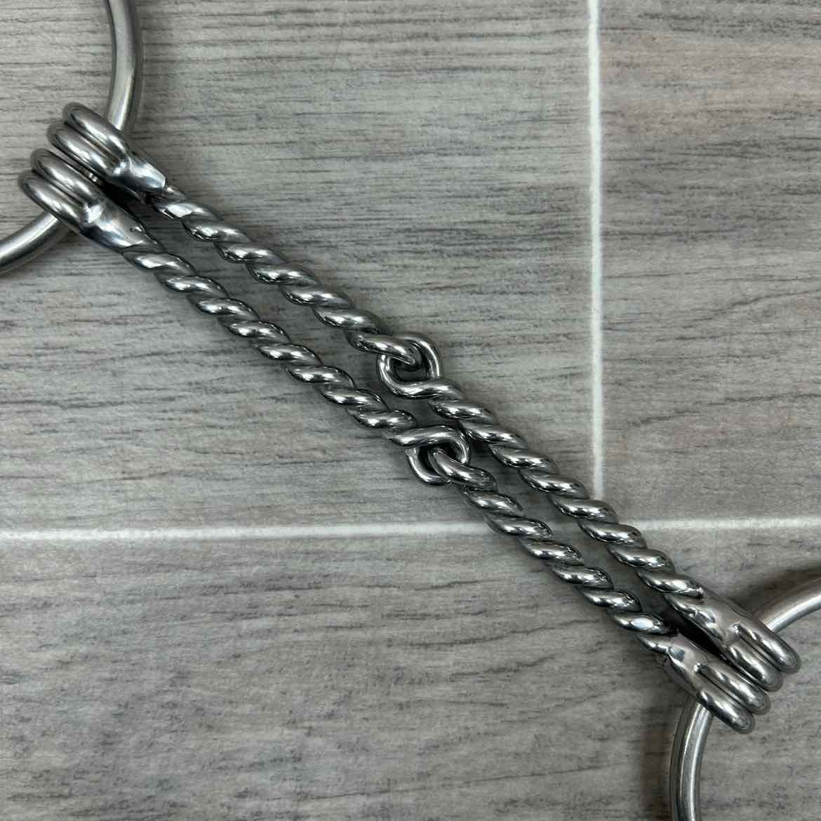 Double Twisted Wire Loose Ring Bit 5.5"