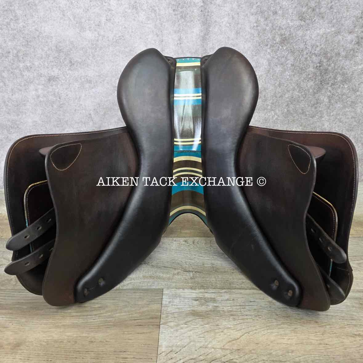2016 Voltaire Palm Beach Close Contact Jump Saddle, 17" Seat, 2A Flap, Medium Wide Tree, PRO Panels