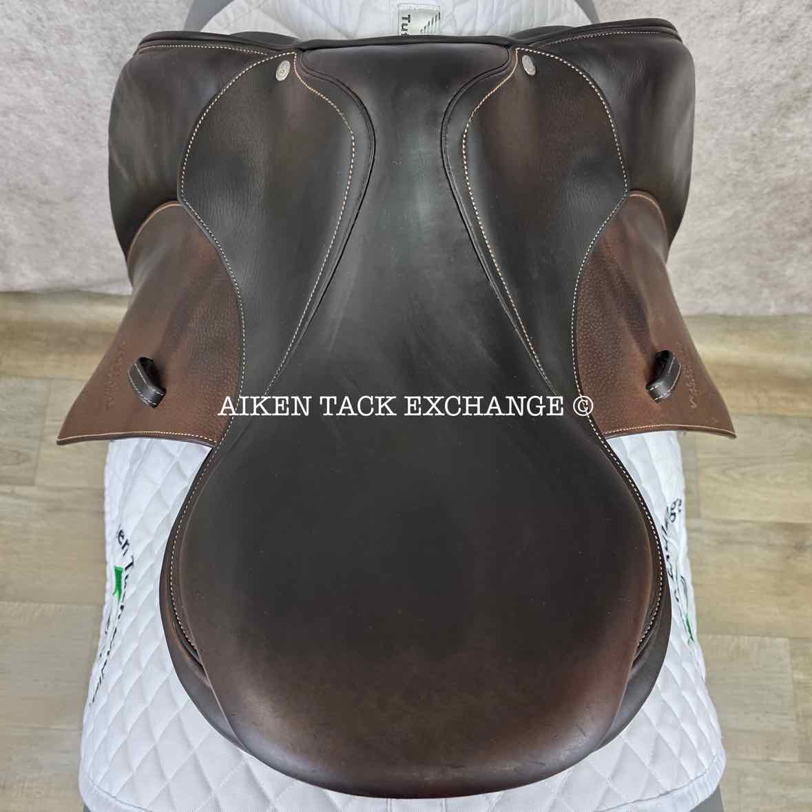2016 Voltaire Palm Beach Close Contact Jump Saddle, 17" Seat, 2A Flap, Medium Wide Tree, PRO Panels