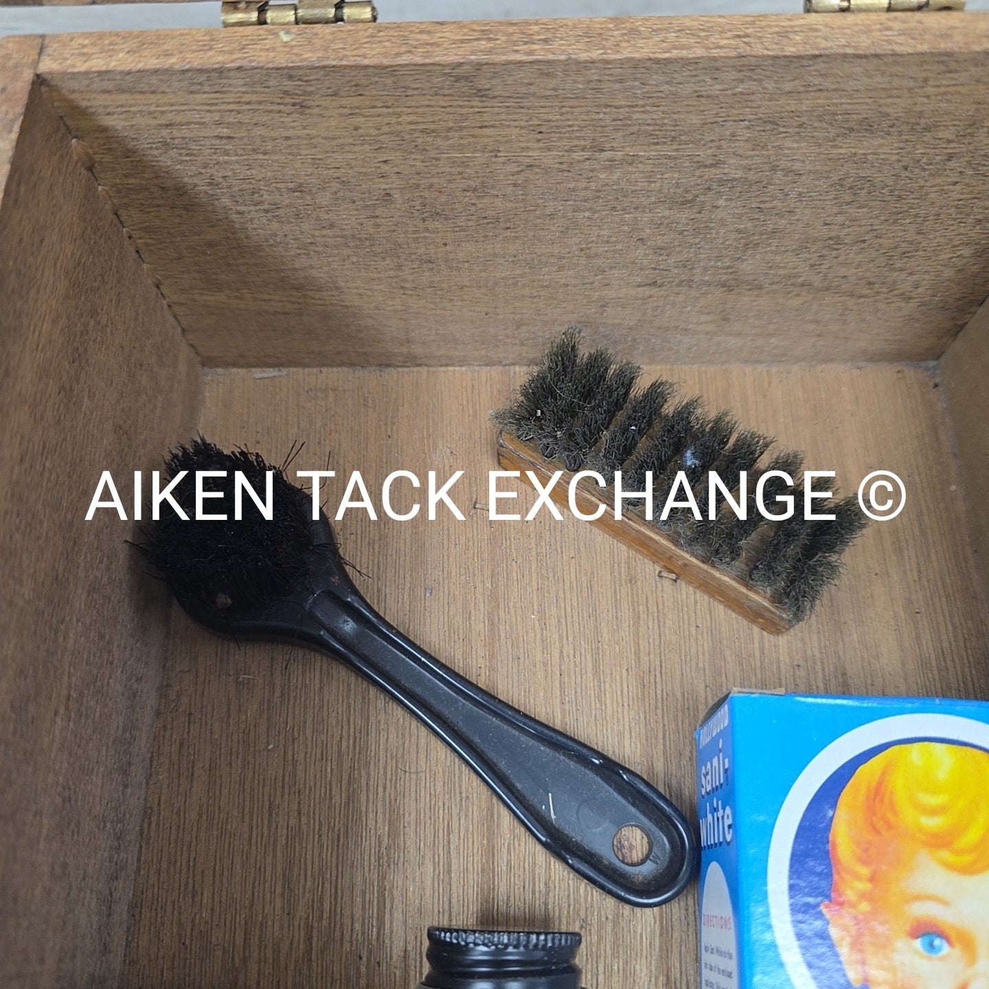 Kiwi Shoe Valet Kit w/ Accessories