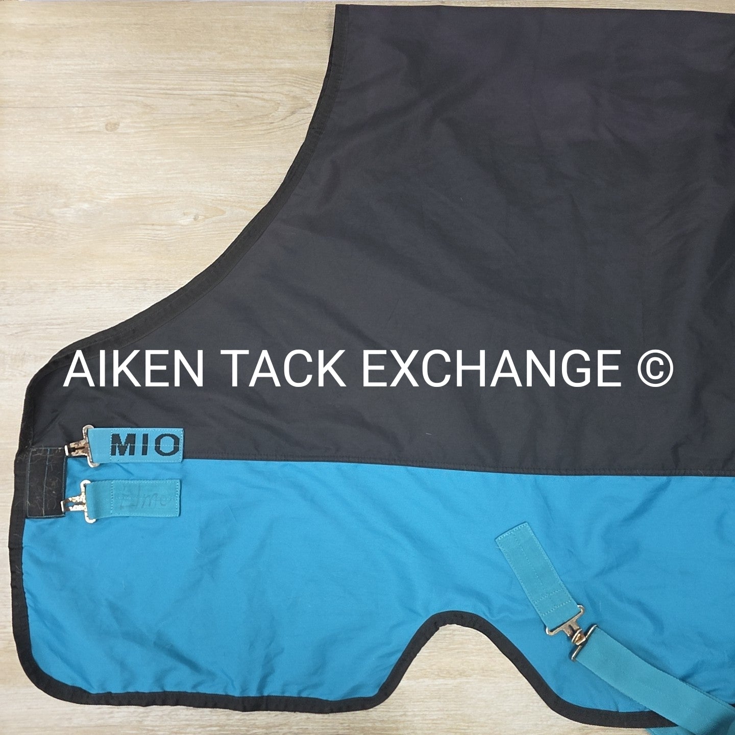 Horseware Mio 0g Turnout Sheet, 84" (lining has some rips/tears)