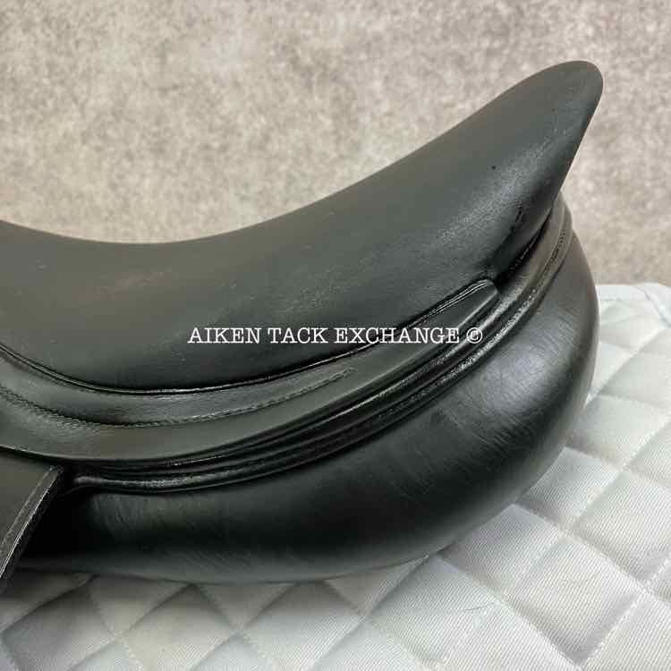 **SOLD** 2002 Amerigo DJ Close Contact Jump Saddle, 16.5" Seat, Medium Tree, Wool Flocked Panels