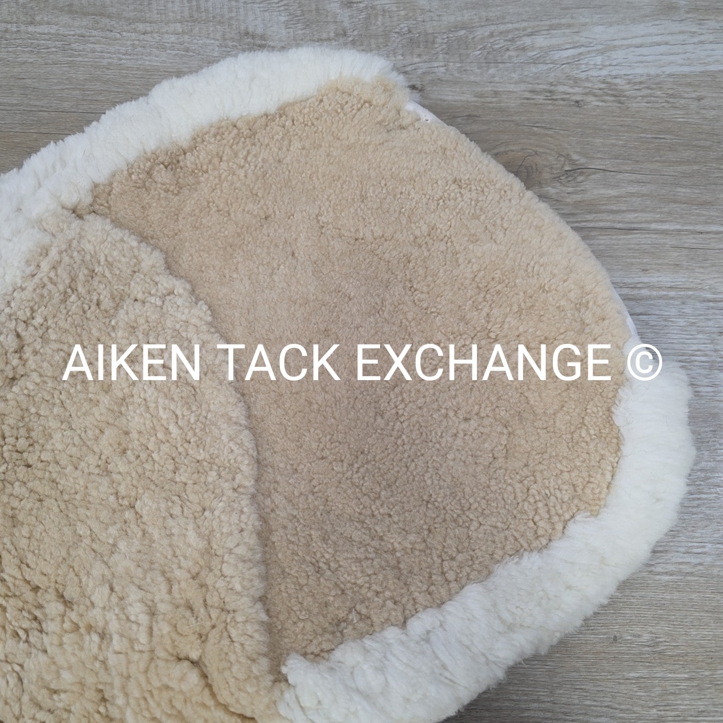 Fleeceworks Sheepskin Show Hunter Pad with Partial Trim, Size X-Large