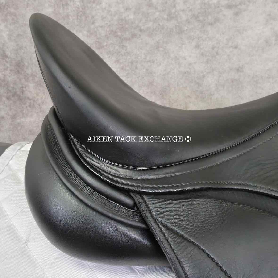 **On Trial** 2013 Schleese Obrigado Dressage Saddle, 17.5" Seat, Adjustable AdapTree, Wool Flocked Panels