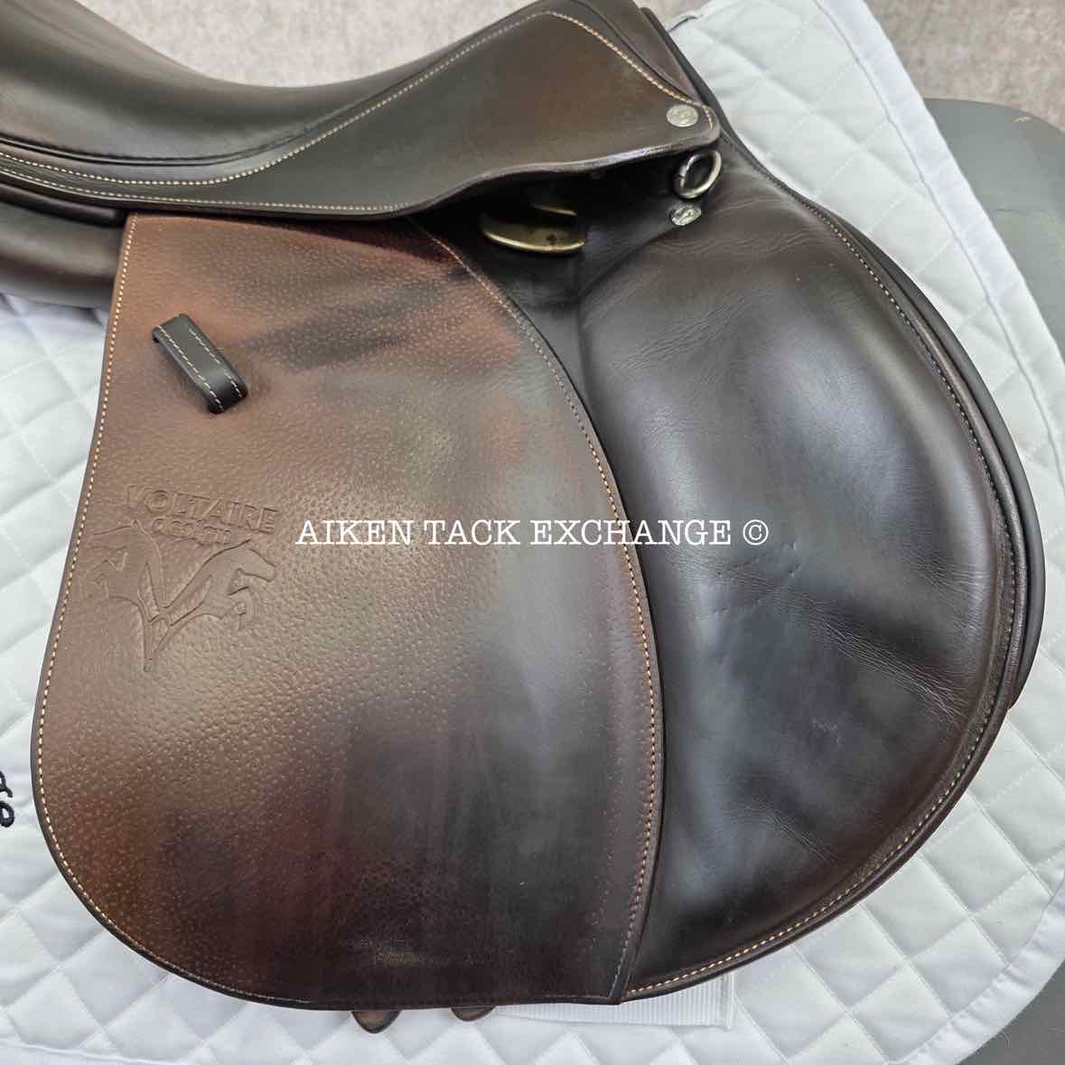 2016 Voltaire Palm Beach Close Contact Jump Saddle, 17" Seat, 2A Flap, Medium Wide Tree, PRO Panels