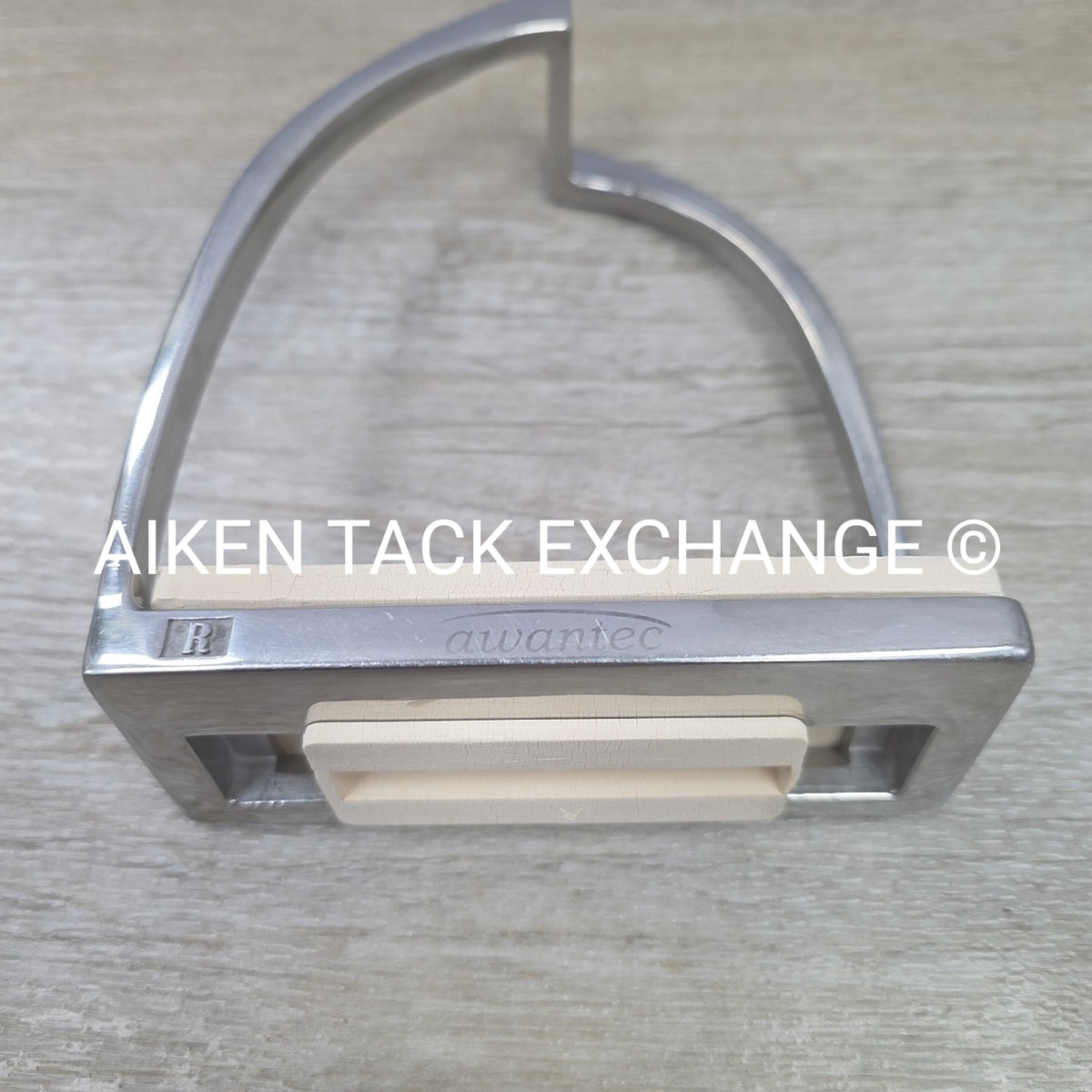 Awantec Offset Eye Stirrup Irons, 4.75"