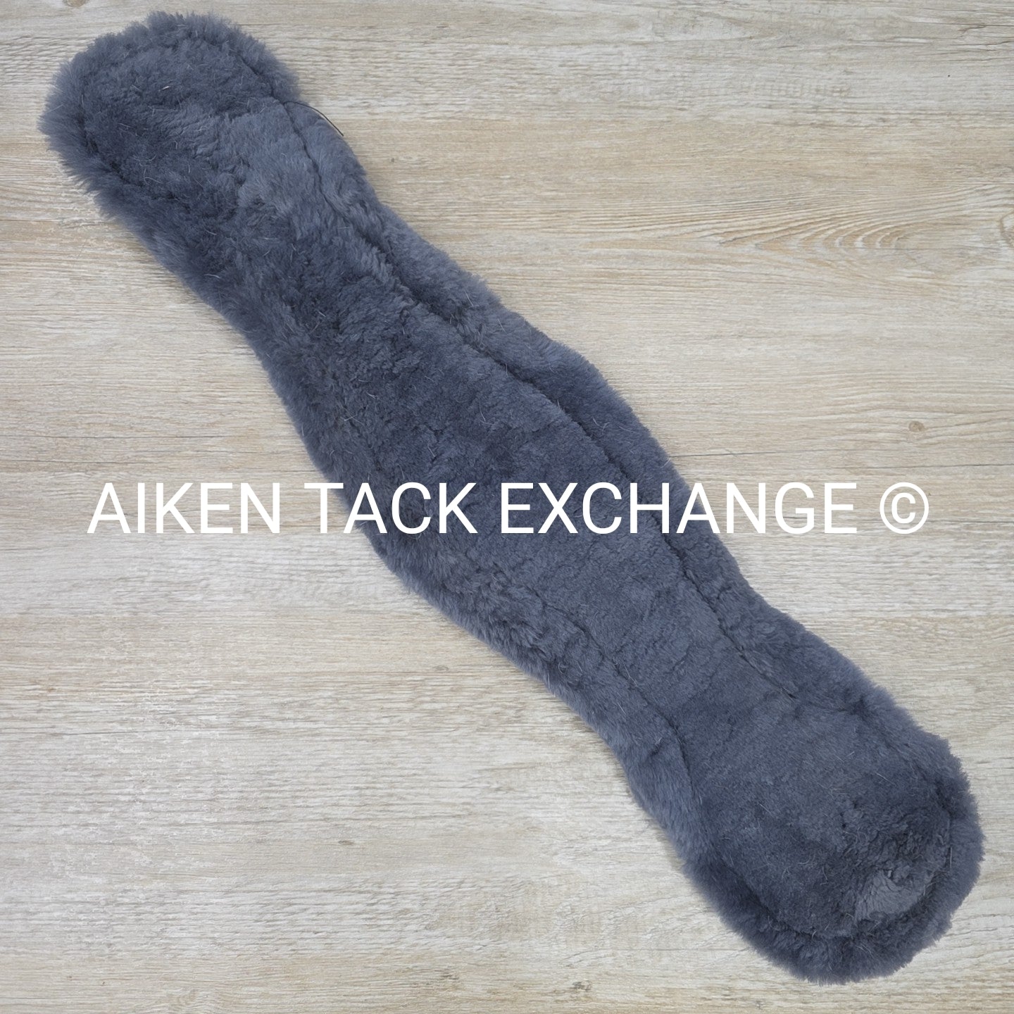 CAS Equestrian Sheepskin Girth, Black & Grey, 26"