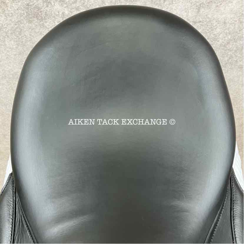 2016 Devoucoux Mendia Monoflap Dressage Saddle, 17" Seat, 2 Flap, Medium Wide Tree, Foam Panels, Full Buffalo Leather