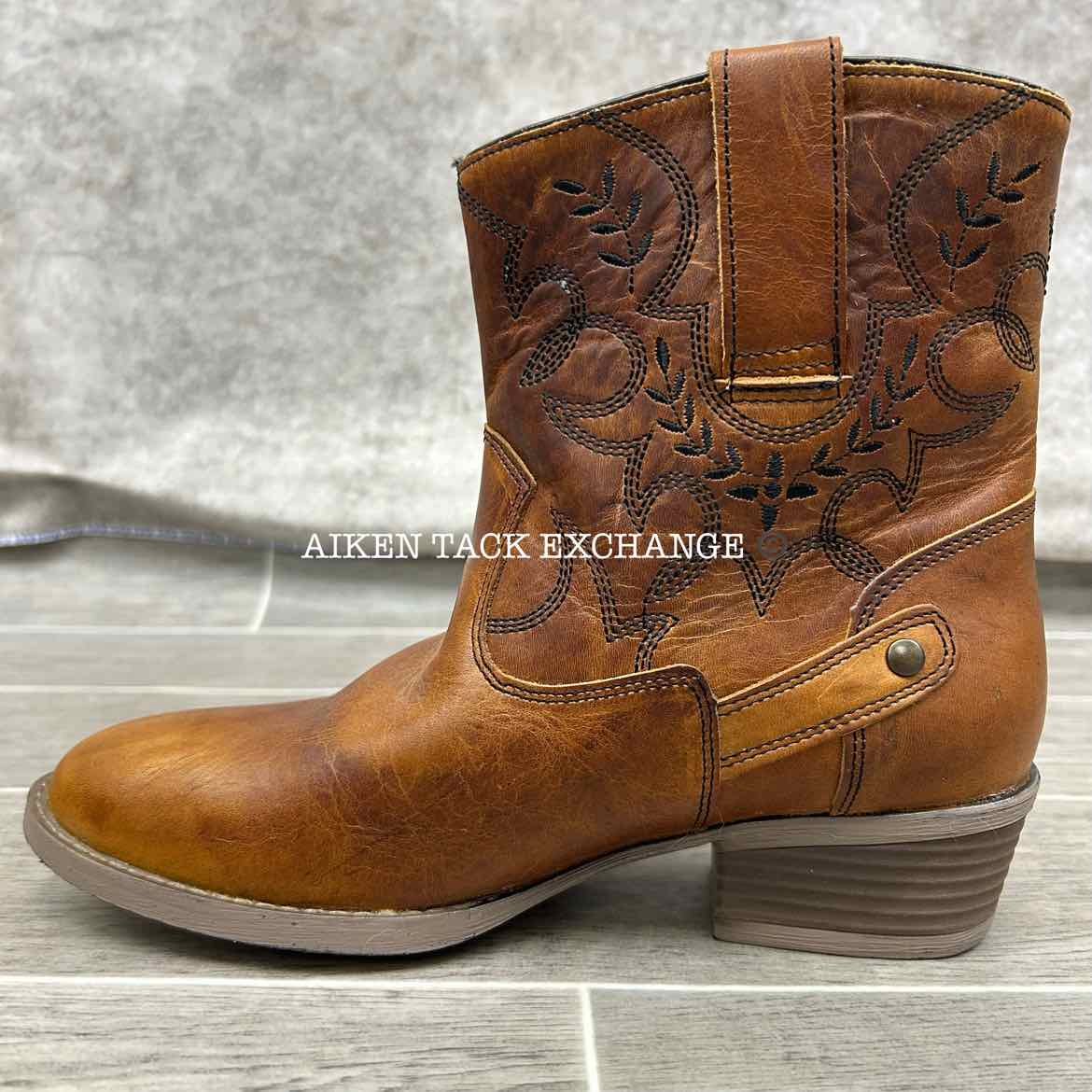 Sterling River Caramel R-Toe Booties w/ Black Stitching, Women's 9.5