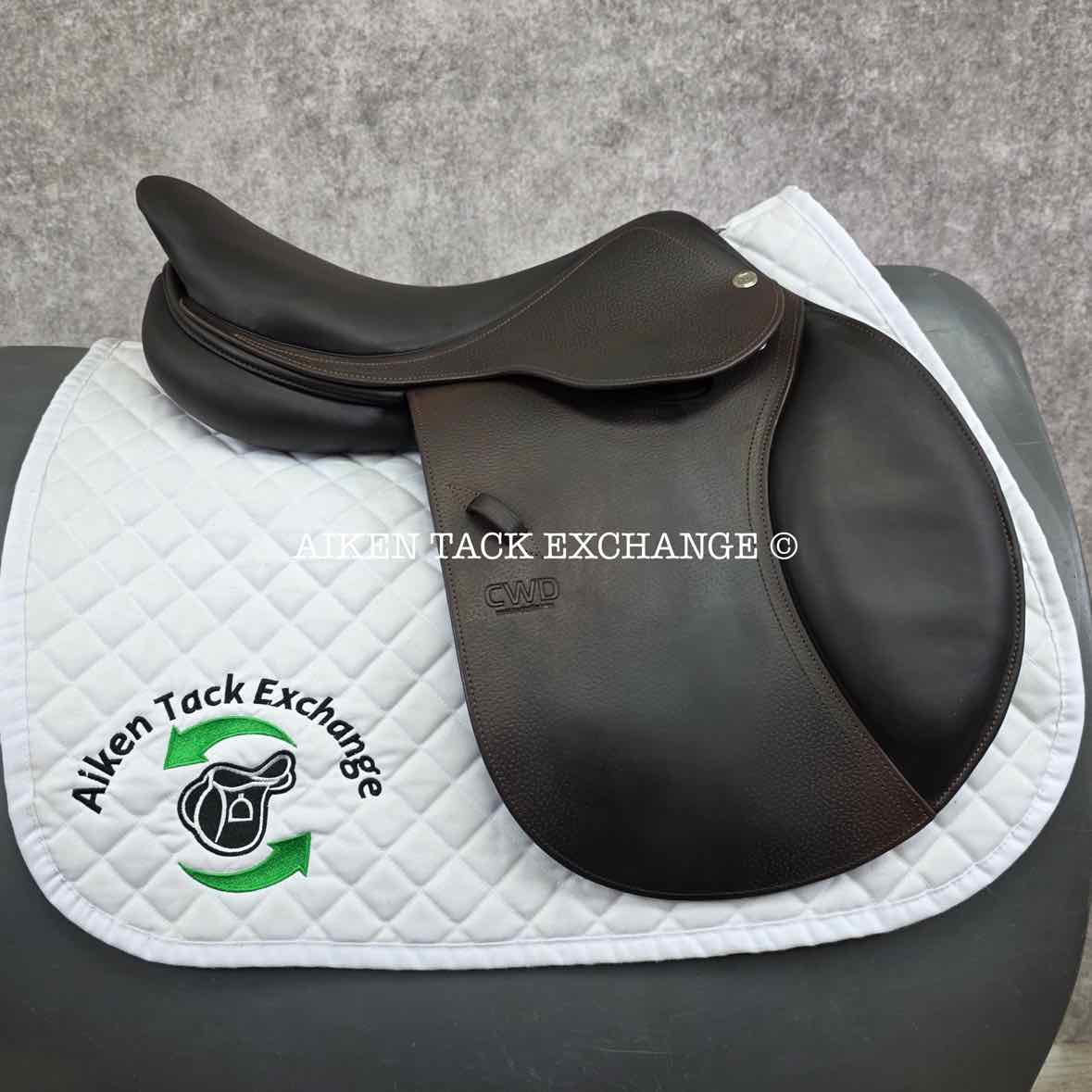 2016 CWD SE02 Close Contact Jump Saddle, 17" Seat, 2L Flap, Medium Tree, Foam Panels