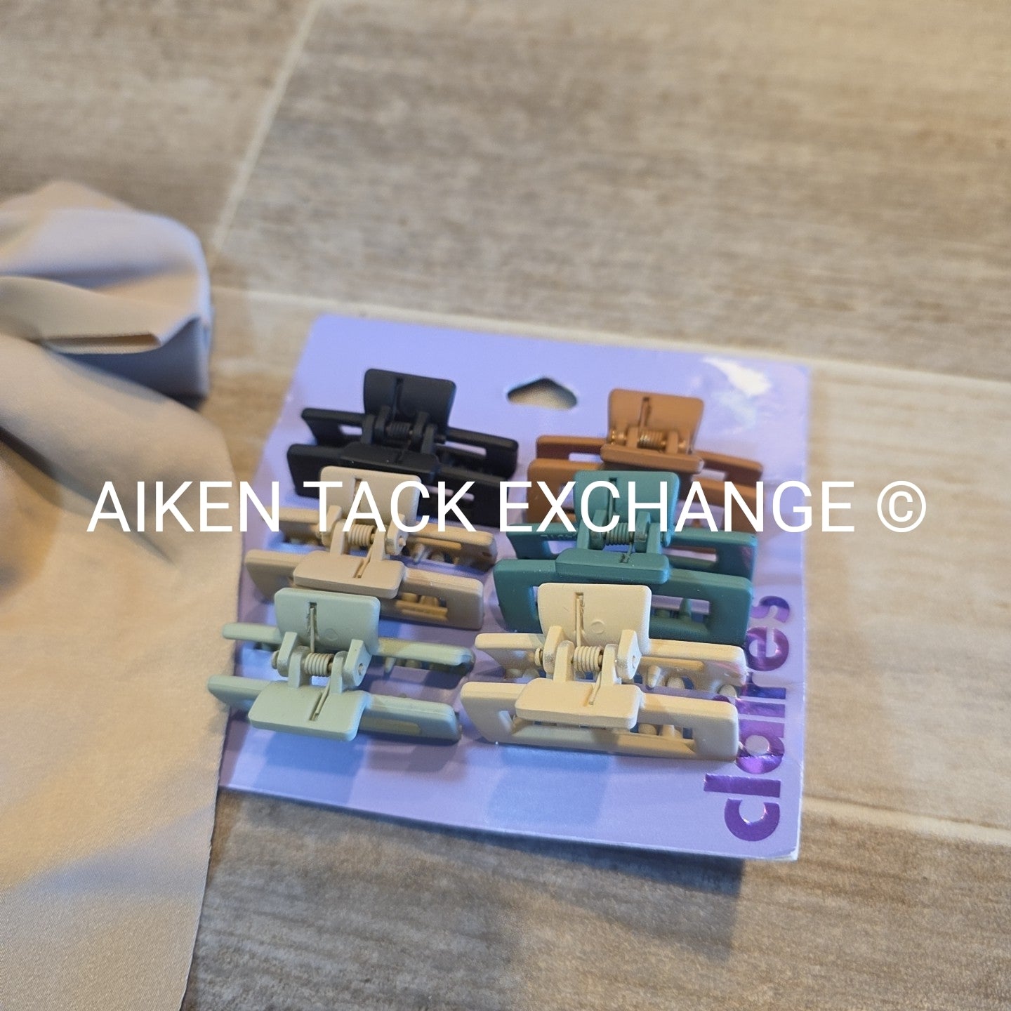 Claire's Hair Bundle - 1 Set of Claw Clips, 1 Hair Clip