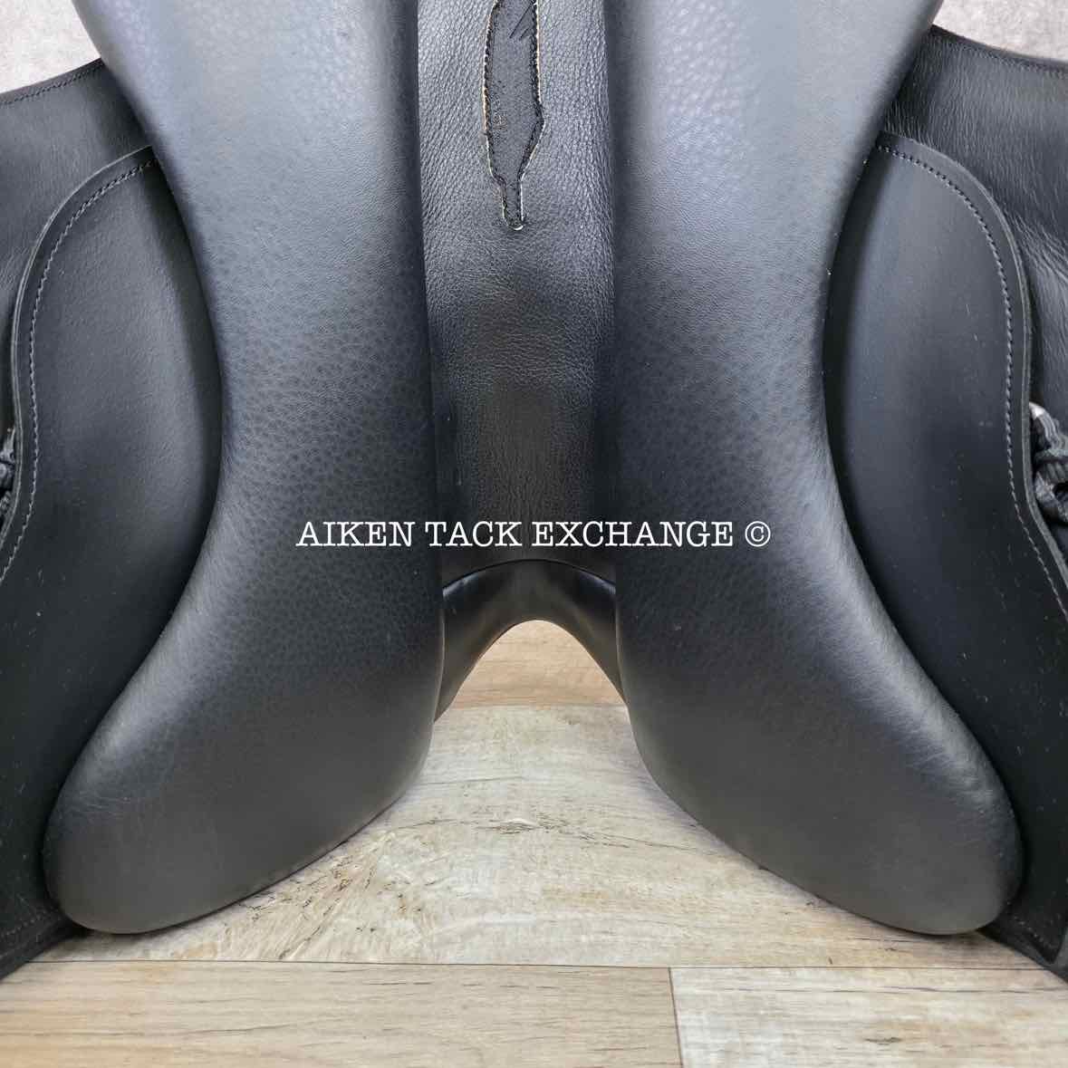 2023 Aviar Rook 2.0 Monoflap Dressage Saddle, 17.5" Seat, Adjustable Tree, Foam Panels