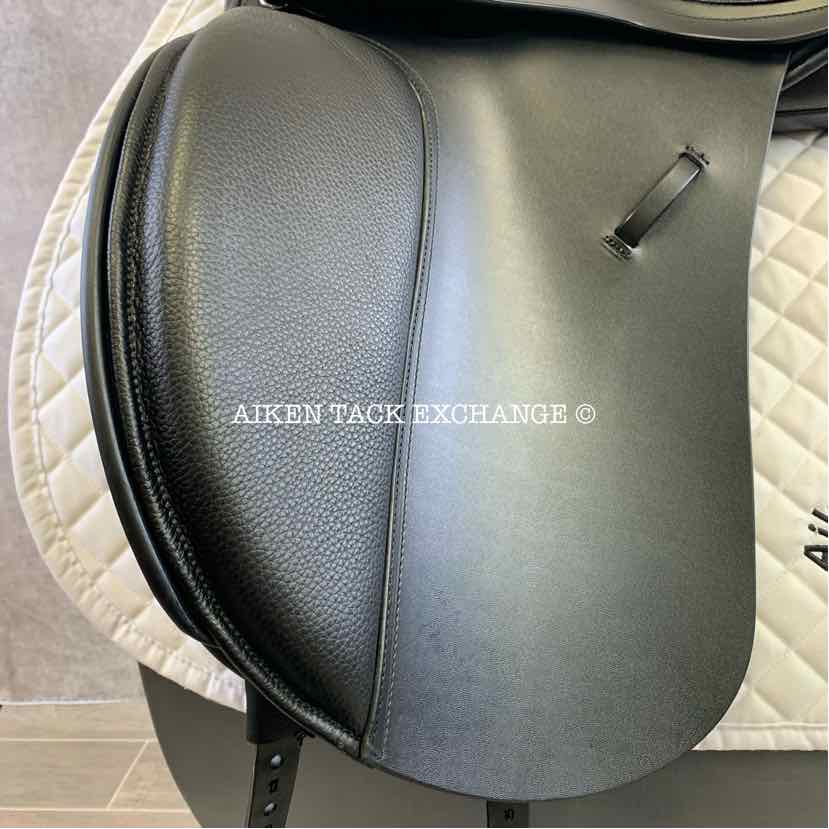 Barnsby Dressage Saddle, 18" Seat, Wide Tree, Wool Flocked Panels