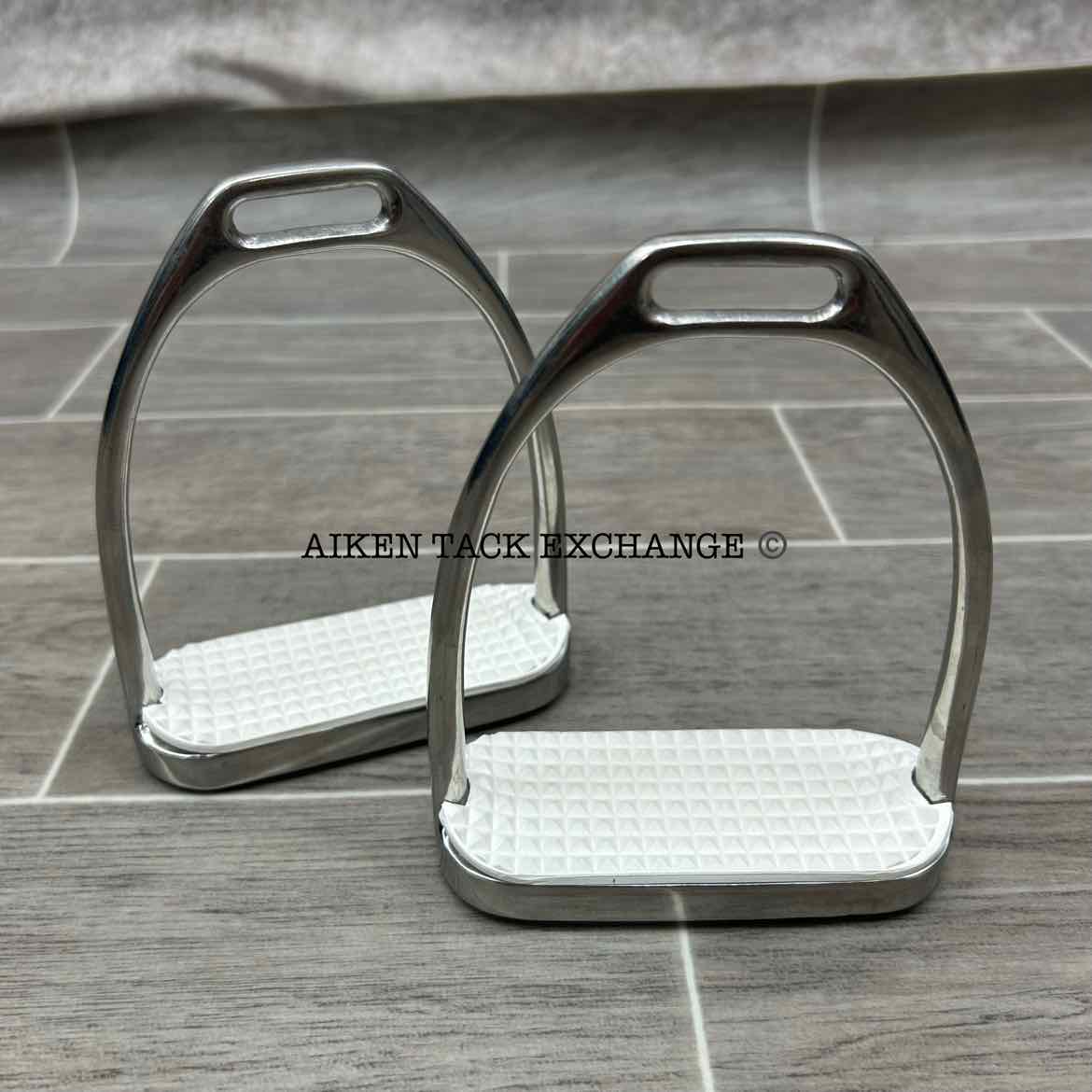 Fillis Stirrup Irons 4.25"