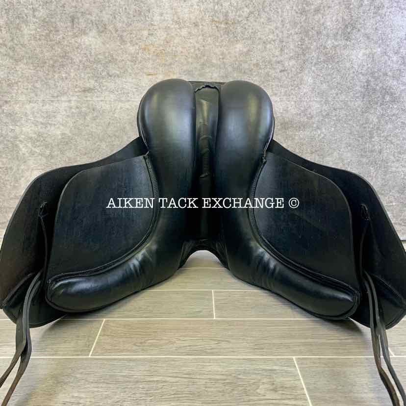 Monturas Lucas Talavera Dressage Saddle, 17.5" Seat, Medium Wide Flex Tree, Foam Panels