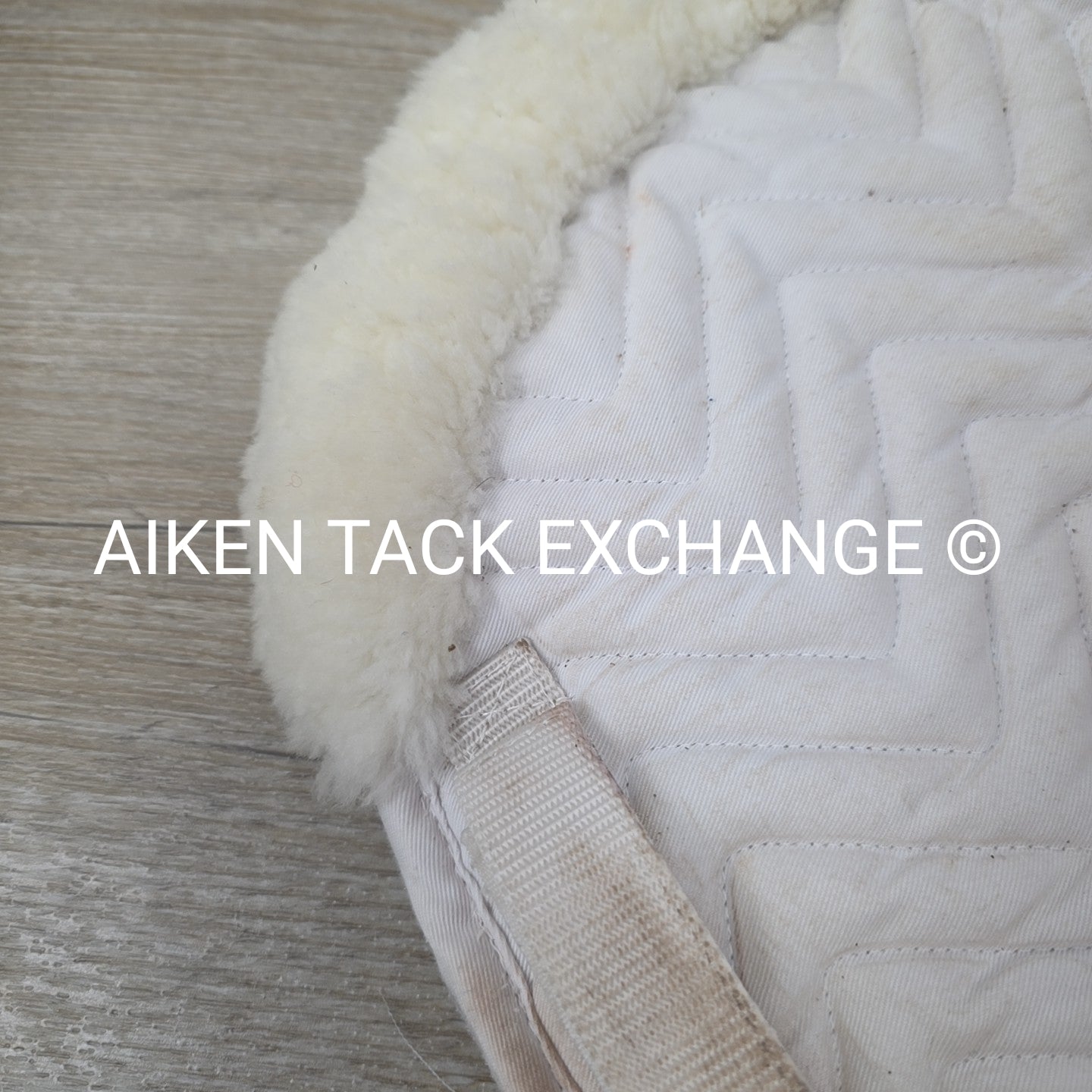 Fleeceworks Sheepskin Show Hunter Pad with Partial Trim, Size X-Large