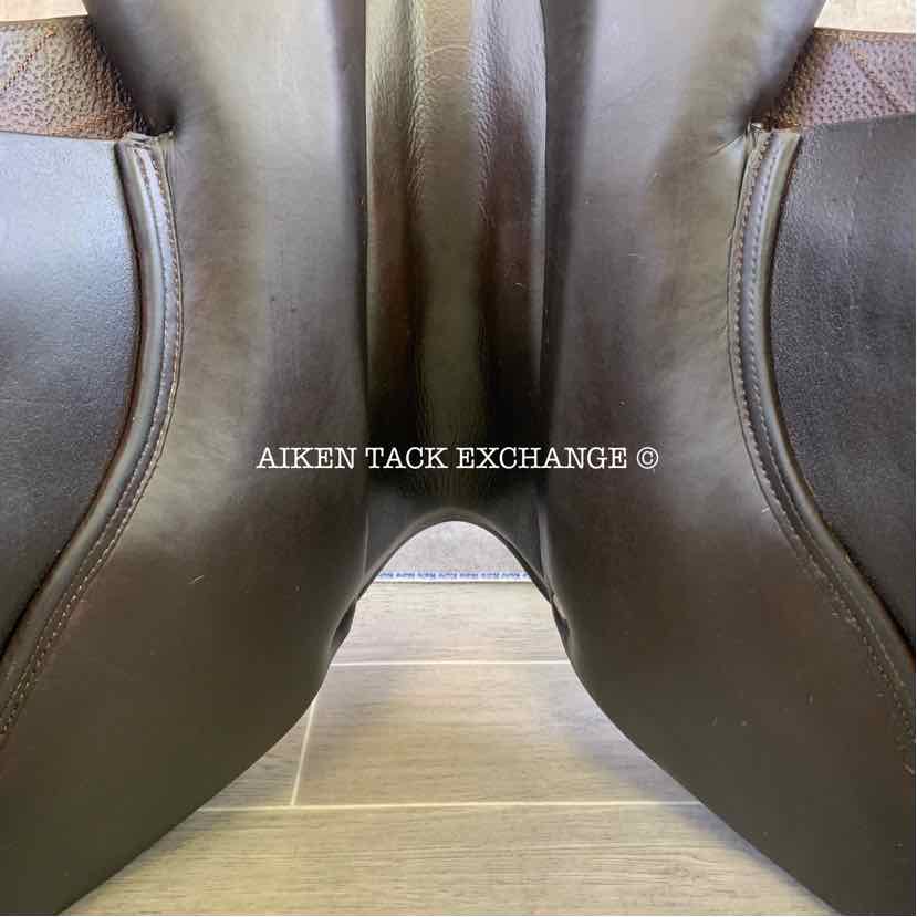 **SOLD** 2010 CWD SE01 Close Contact Jump Saddle, 17.5" Seat, 2L Flap, Medium Tree, Foam Panels, Full Buffalo Leather