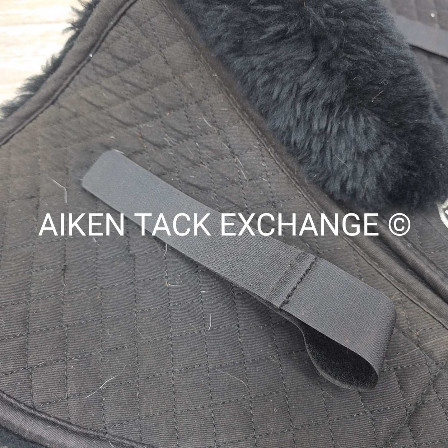 Majyk Equipe Ergonomic Shimmable Sheepskin Half Pad, With Rear Shims, Size Mediu