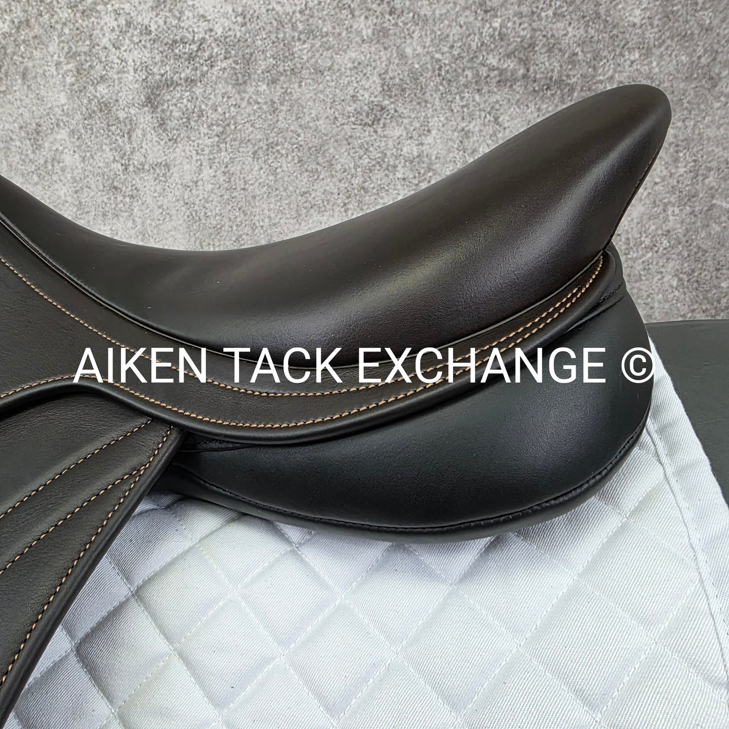 2021 Bates Advanta Monoflap Eventing Jump Saddle, 17" Seat, Adjustable Tree - Changeable Gullet, CAIR Panels