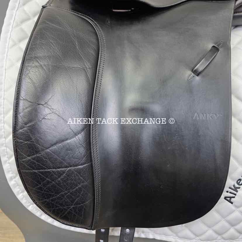 Anky Dressage Saddle, 18" Seat, Wide Tree, Wool Flocked Panels