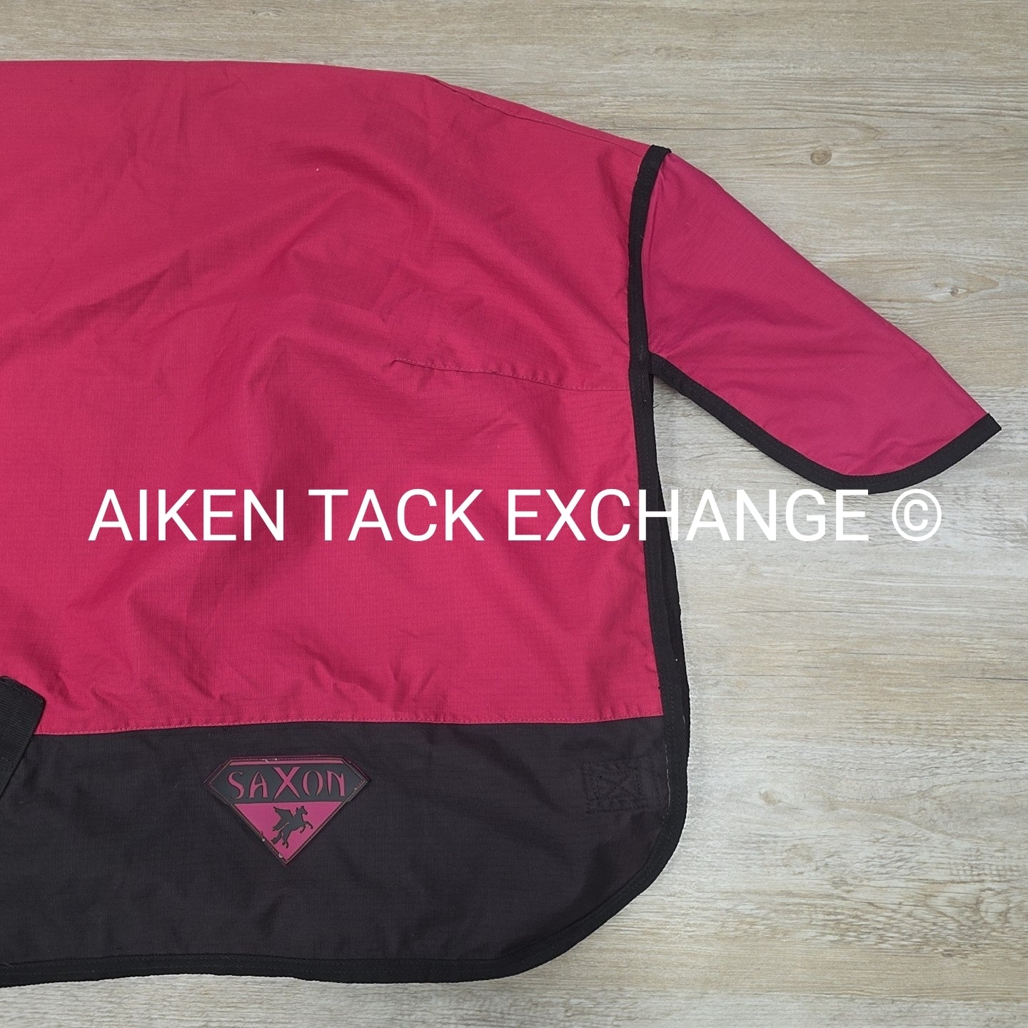 Saxon 600D Medium Turnout Blanket 78" (lining has some rips/tears)