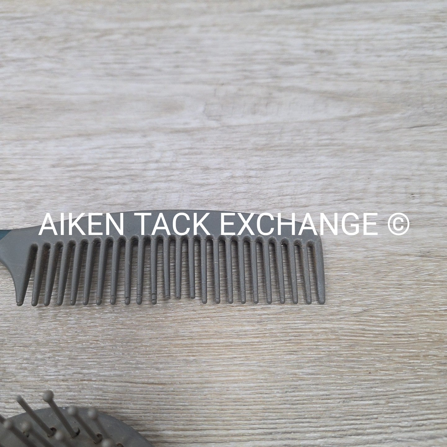 BARGAIN BUNDLE: 3 Oster Hair Brushes & 1 Oster Comb
