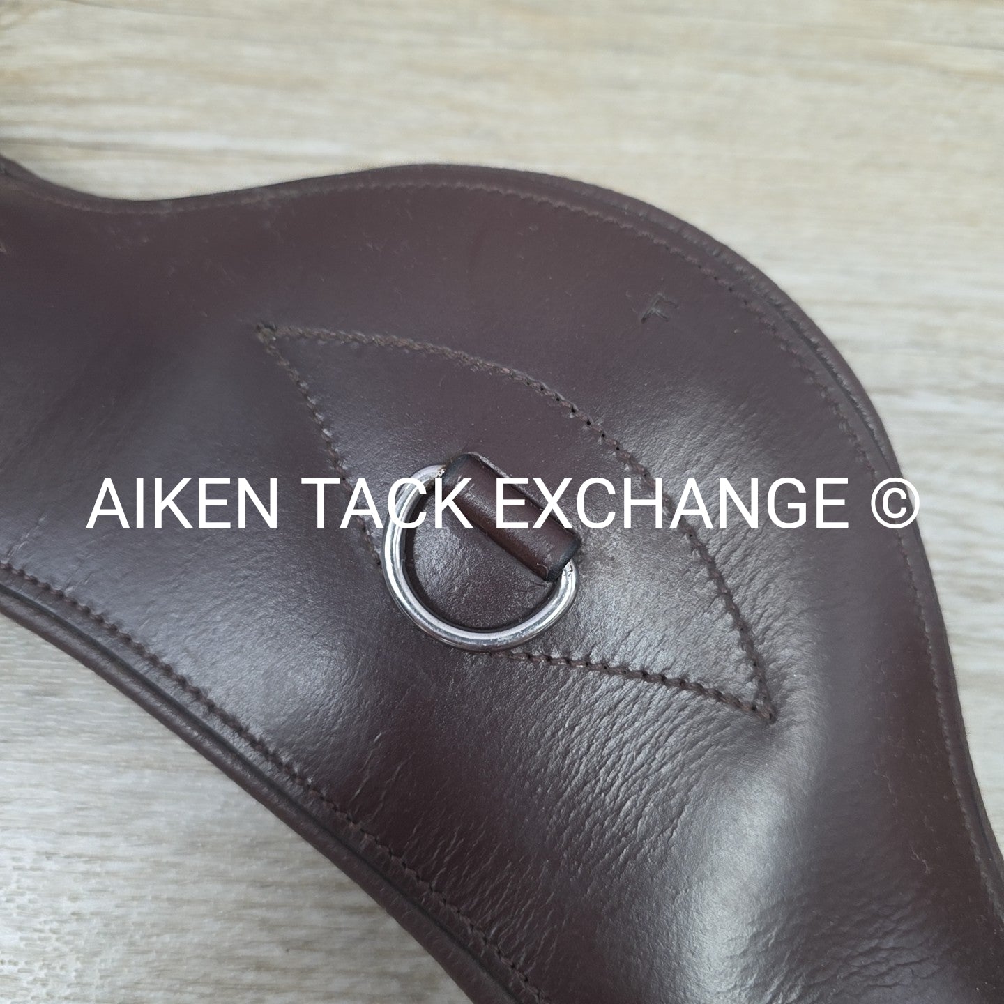 KL Select Red Barn Balance Anatomic Shoulder Relief Dressage Girth, Brown, 18"