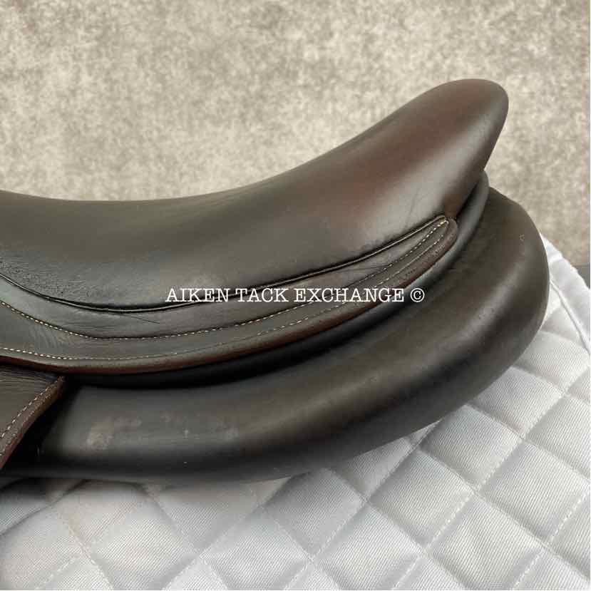 2012 Voltaire Palm Beach Close Contact Jump Saddle, 17.5" Seat, 3A Flap, Medium Wide Tree, PRO Panels, Full Buffalo Leather