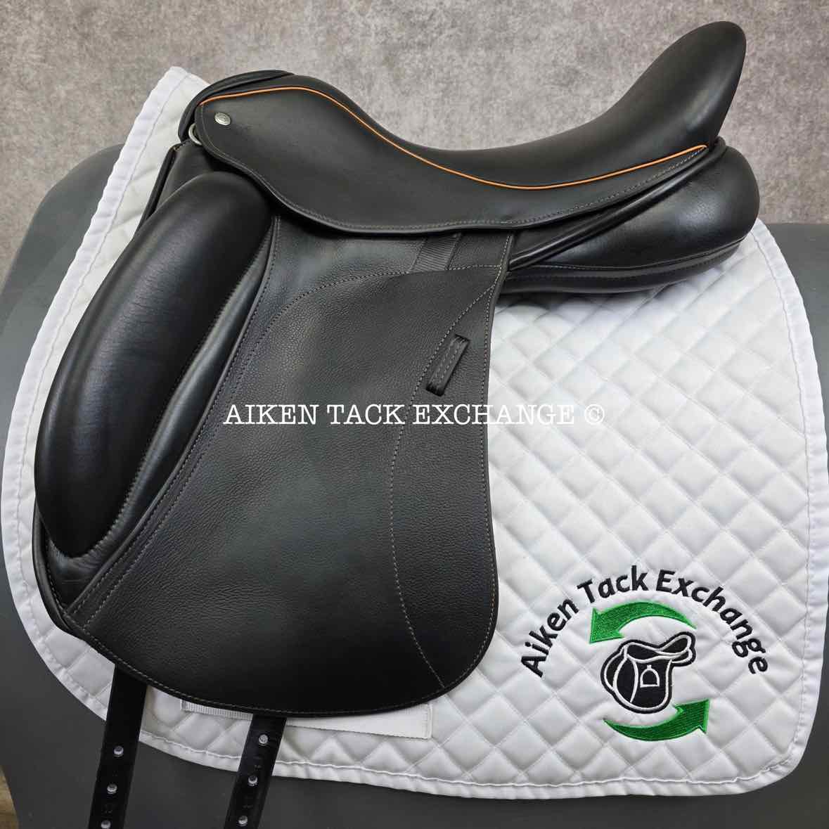 **SOLD** 2019 Custom Saddlery Icon Alpha Monoflap Dressage Saddle, 17.5" Seat, Adjustable Tree, Wool Flocked Panels