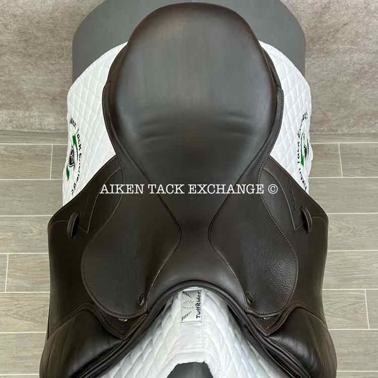 **SOLD** Marcel Toulouse Denise DL Close Contact Jump Saddle, 17" Seat, Medium/Medium Wide Tree, Foam Panels