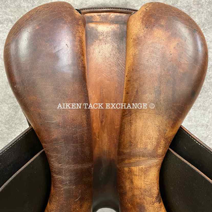 **SOLD** 2003 Prestige Hunter Classic Close Contact Jump Saddle, 17" Seat, 33 Tree - Medium (Adjustable), Foam Panels