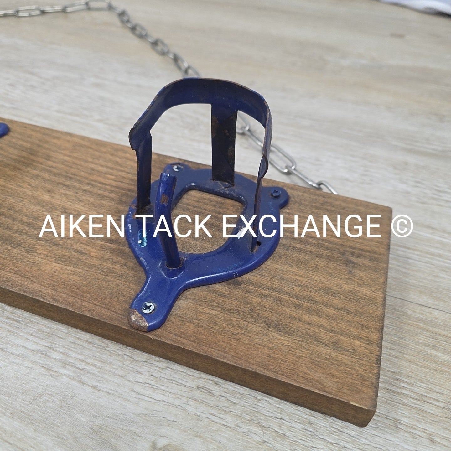 4-Hook Bridle Rack Mounted on Wood with Chain for Hanging