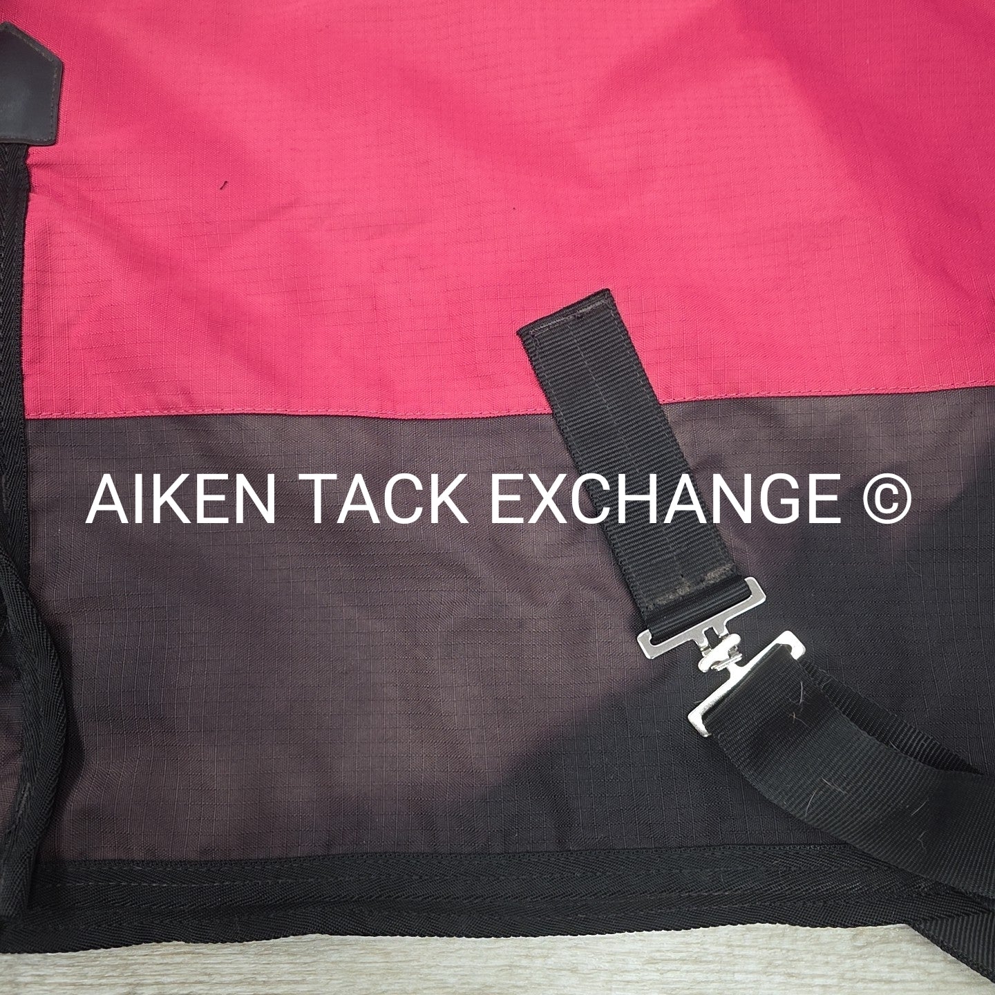 Saxon 600D Medium Turnout Blanket 78" (lining has some rips/tears)