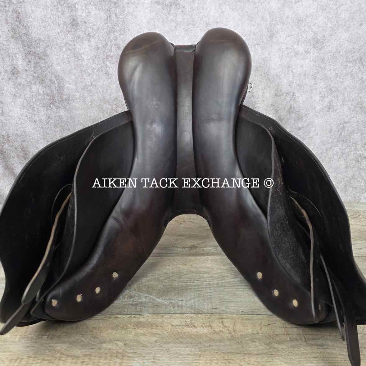 Beval Jump Saddle, 17.5"/18" Seat, Forward Flap, Medium Tree, Foam Panels