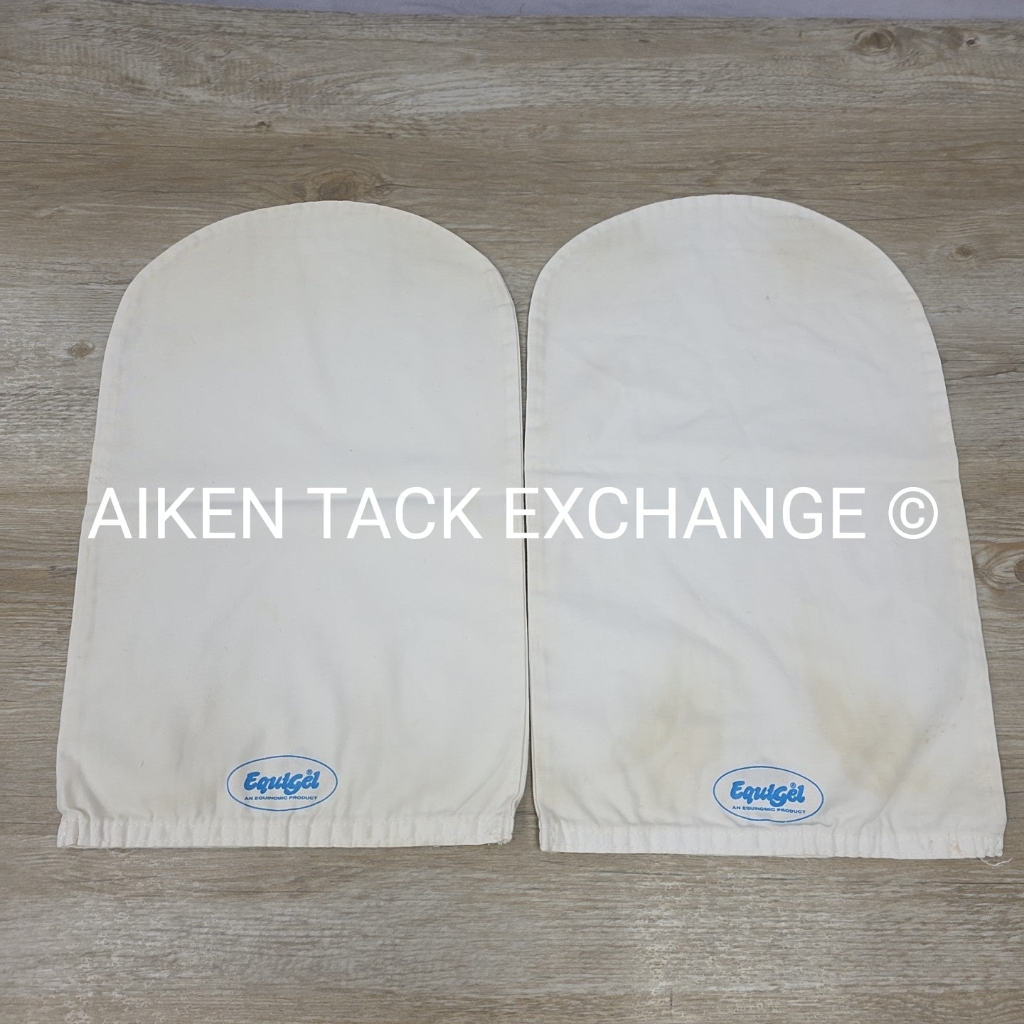 BARGAIN BUNDLE: EquiGel Half Pad with 6 Extra Covers & 1 Toklat Fleece Cover