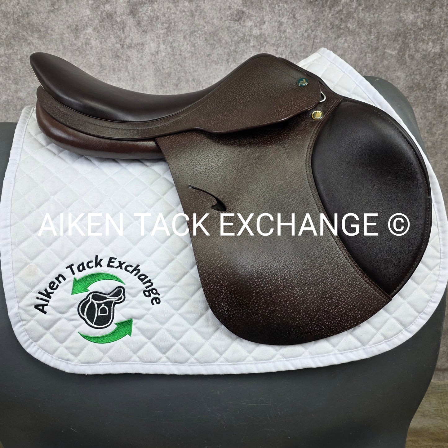 2017 Prestige Roma Jump Saddle, 18" Seat, 33 Tree - M/MW, Wool Flocked Panels