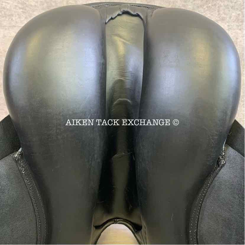 Monturas Lucas Talavera Dressage Saddle, 17.5" Seat, Medium Wide Flex Tree, Foam Panels