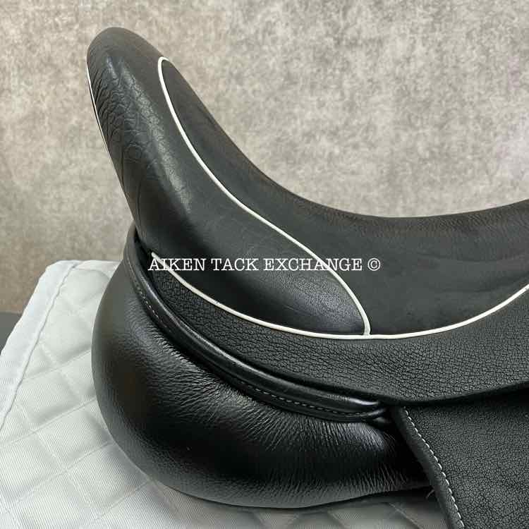 2023 Custom Saddlery Wolfgang Solo MKII Monoflap Dressage Saddle, 17.5" Seat, Adjustable Tree, Wool Flocked Panels