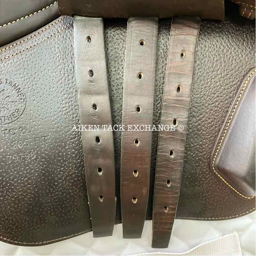 **SOLD** 2020 CWD SE32 2GS Mademoiselle Close Contact Jump Saddle, 17" Seat - S1, 2L Flap, Dynamick Flex Tree - Medium, Foam Panels, Full Buffalo Leather
