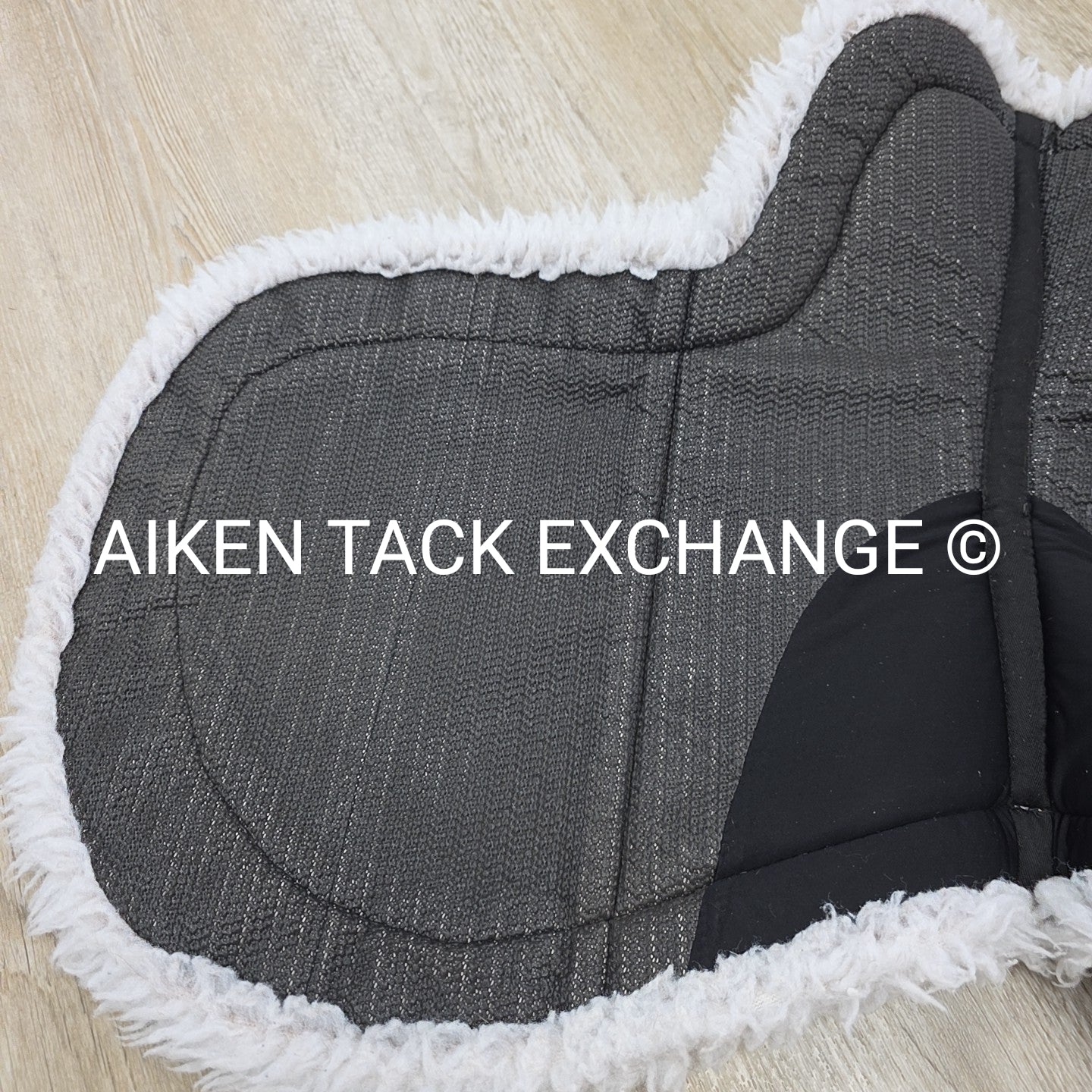 Ecogold Non-Slip Secure Hunter Pad, Size Large / 17" - 17.5"