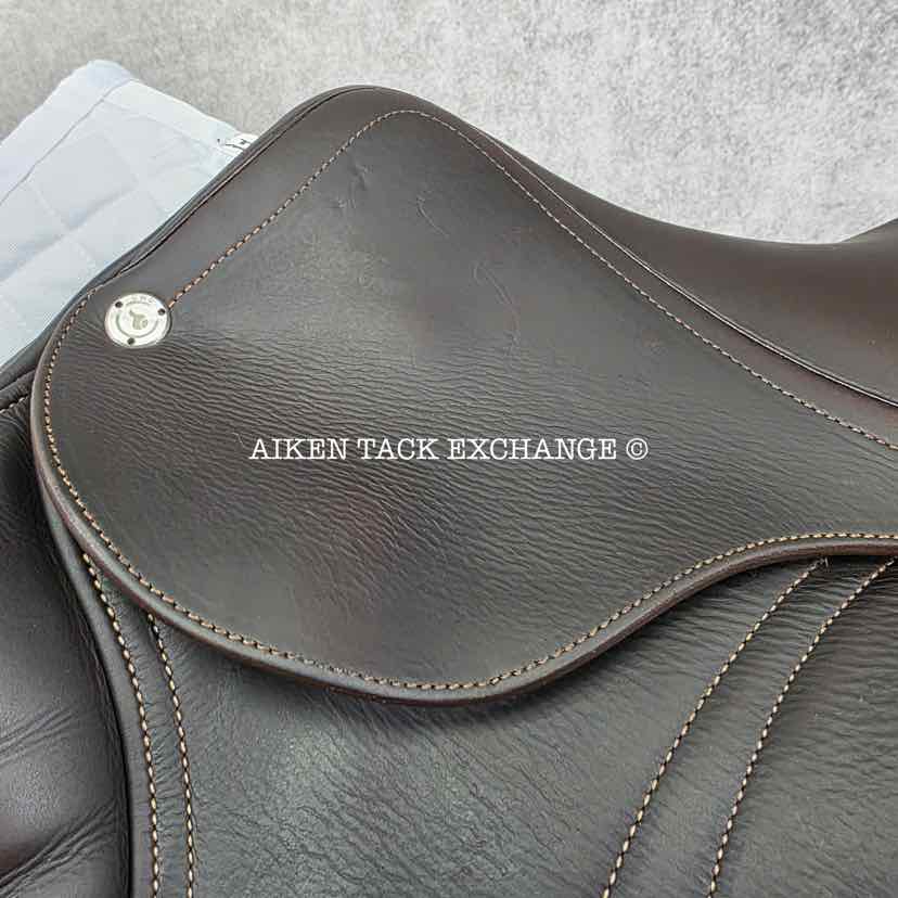 2020 CWD SE03 Close Contact Jump Saddle, 17" Seat, 2L Flap, Medium Tree, Foam Panels, Full Buffalo Leather