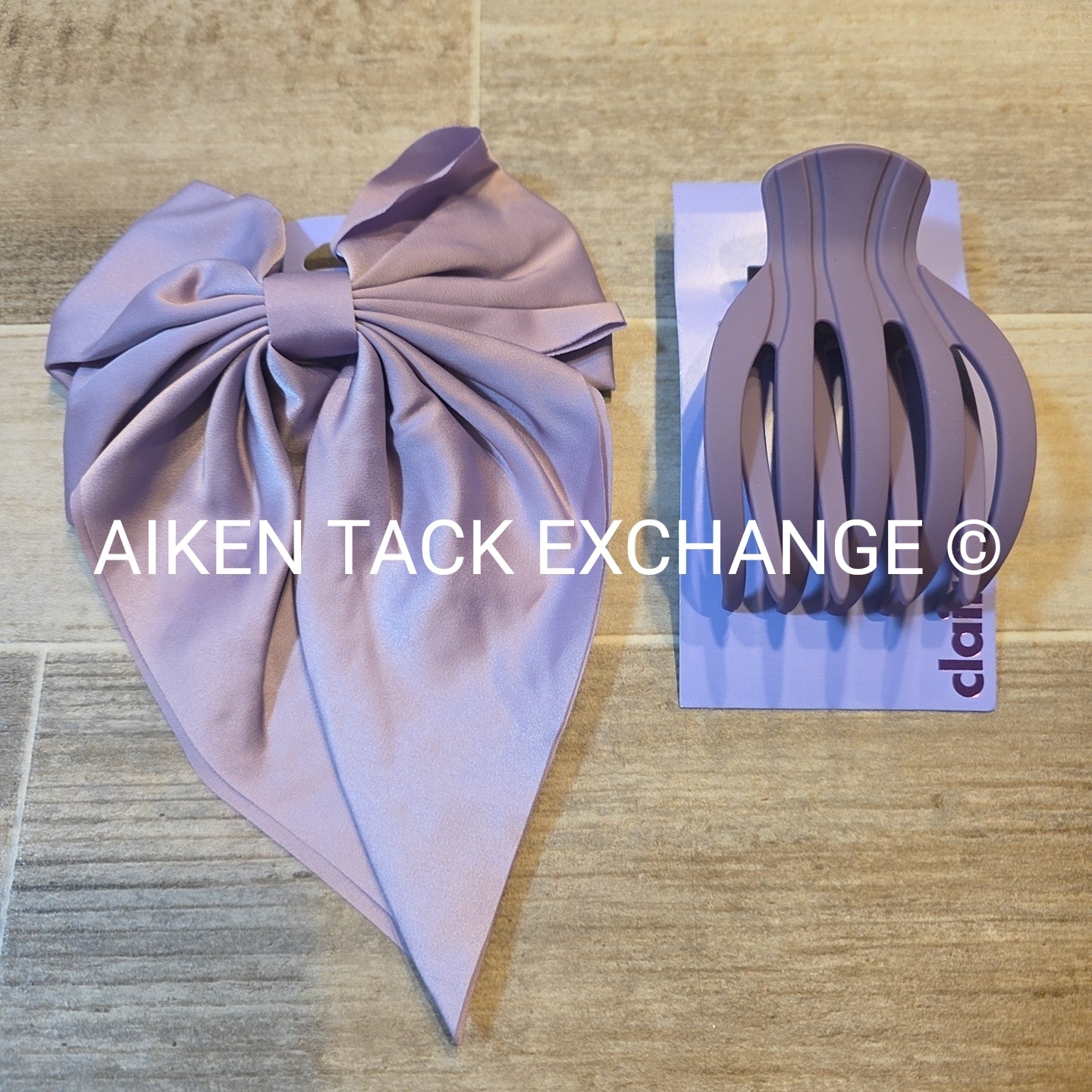 Claire's Hair Bundle - 1 Claw Clip, 1 Hair Clip