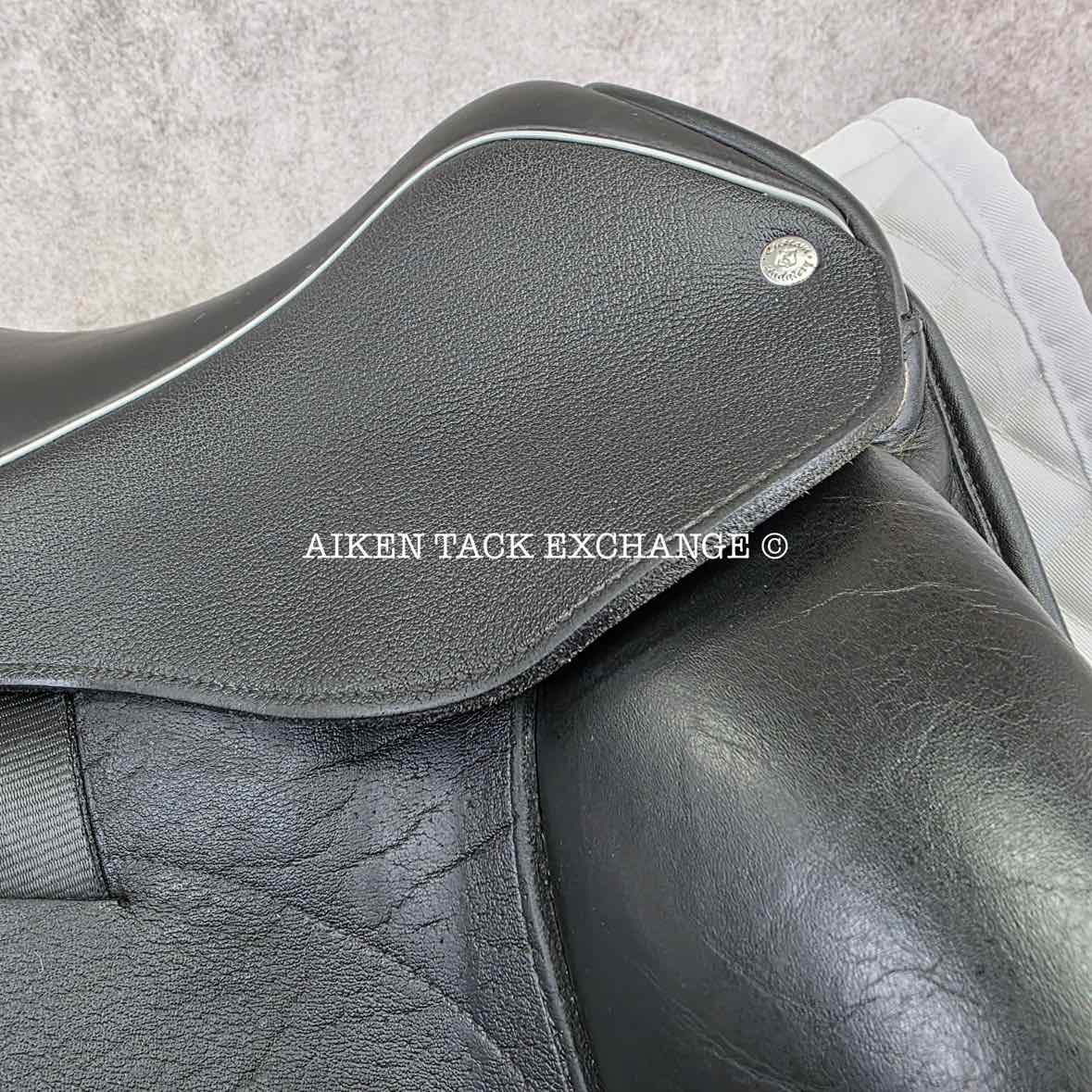 2015 Custom Saddlery Icon Flight Monoflap Dressage Saddle, 17.5" Seat, Adjustable Tree, Wool Flocked Hybrid Panels