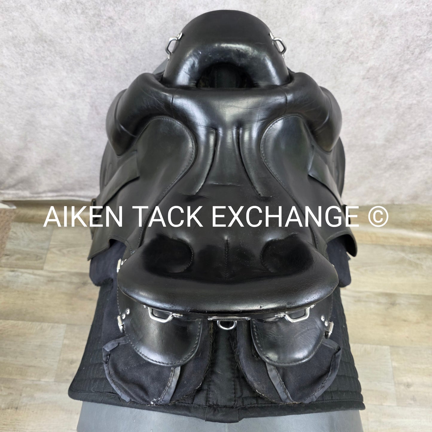 Ortho-Flex Endurance Trail Saddle, 15.5" Seat, Wide Fit with Flex Panels