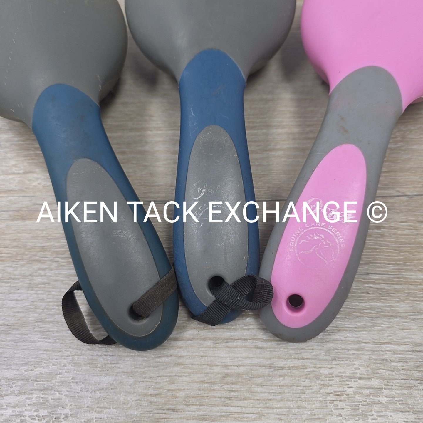 BARGAIN BUNDLE: 3 Oster Hair Brushes & 1 Oster Comb