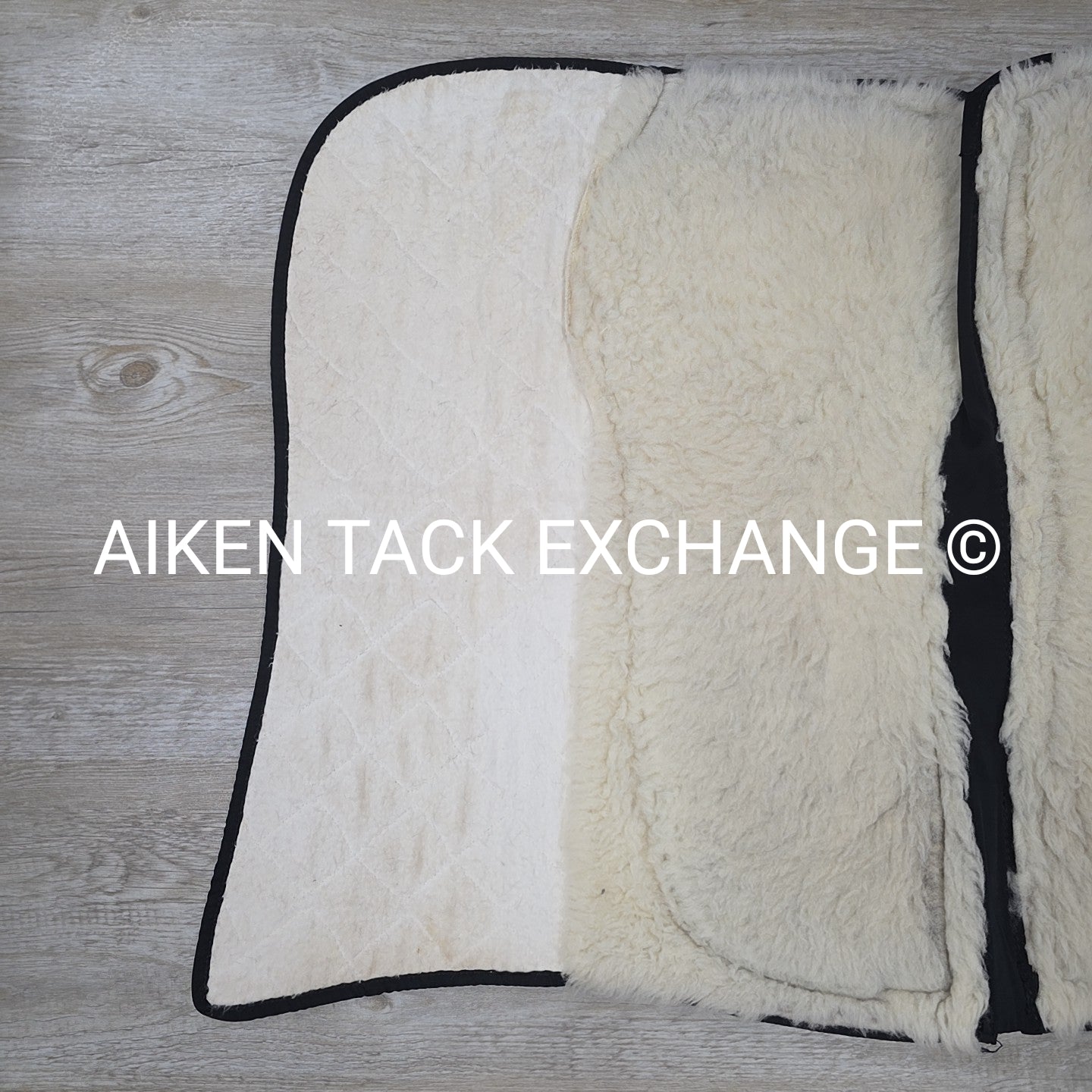Shimmable Dressage Saddle Pad with Fleece Lining