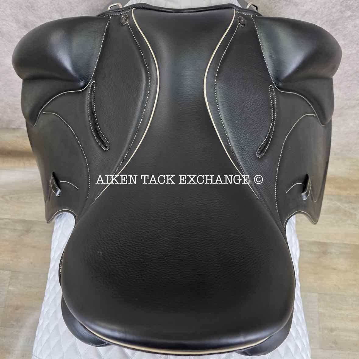 2023 MaxFlex Savannah Dressage Saddle, 17.5" Seat, XX-Wide Tree, Wool Flocked Panels
