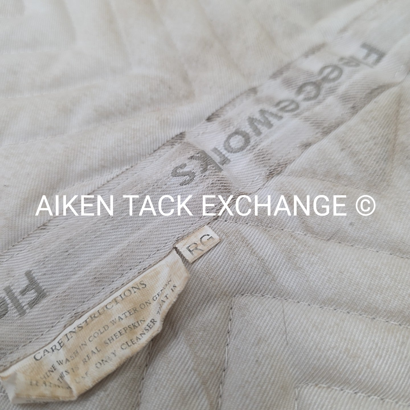 Fleeceworks Sheepskin Perfect Balance with Rolled Edge Half Pad